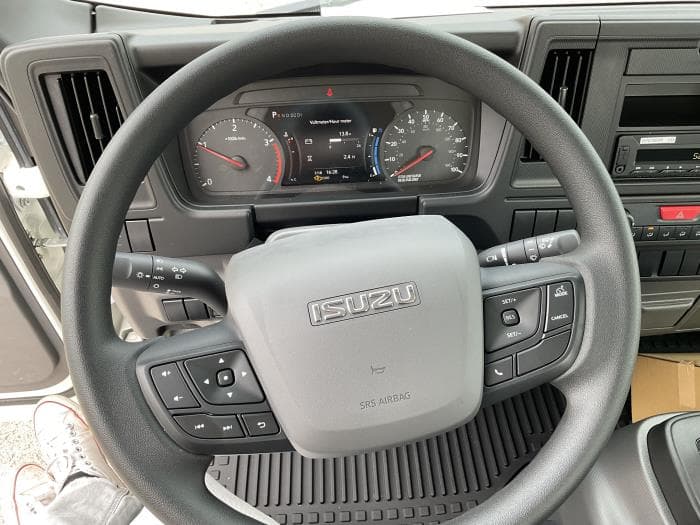2025 Isuzu NRR in Dallas, TX — photo 6