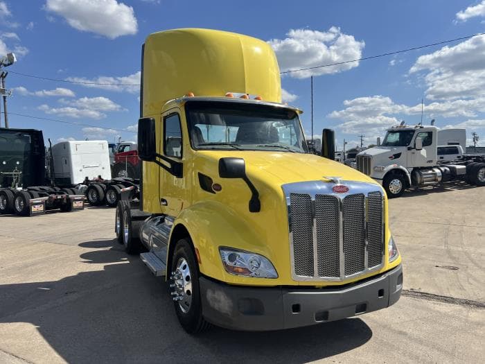 2021 Peterbilt 579 in Dallas, TX — photo 19