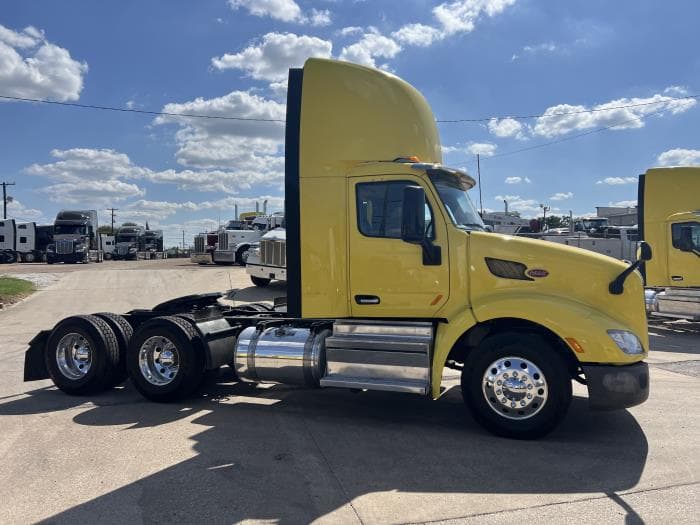 2021 Peterbilt 579 in Dallas, TX — photo 22