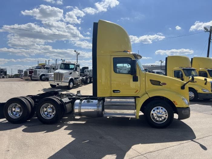 2021 Peterbilt 579 in Dallas, TX — photo 23