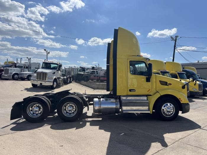2021 Peterbilt 579 in Dallas, TX — photo 24
