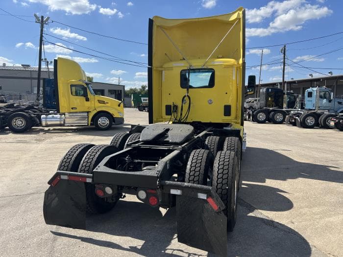 2021 Peterbilt 579 in Dallas, TX — photo 28