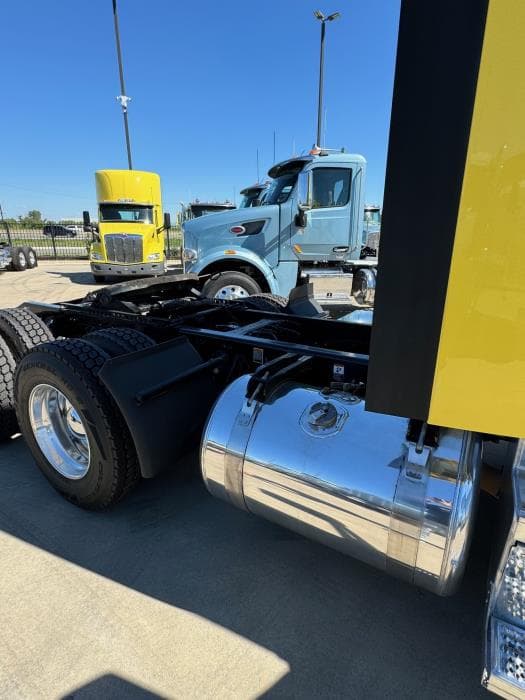 2021 Peterbilt 579 in Dallas, TX — photo 19