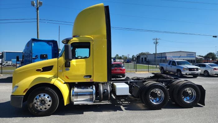 2021 Peterbilt 579 in Jacksonville, FL — photo 6