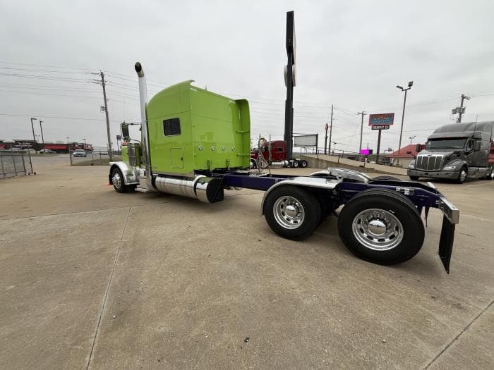 2022 Peterbilt 389 in Tulsa, OK — photo 4