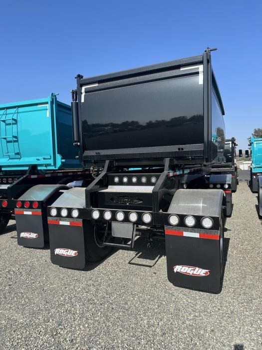 2025 Peterbilt 579 in San Diego, CA — photo 4