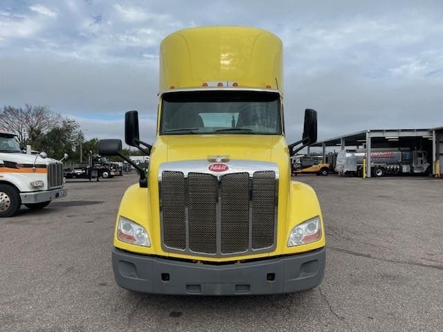 2021 Peterbilt 579 in Tampa, FL — photo 9