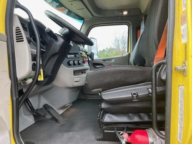2021 Peterbilt 579 in Tampa, FL — photo 12