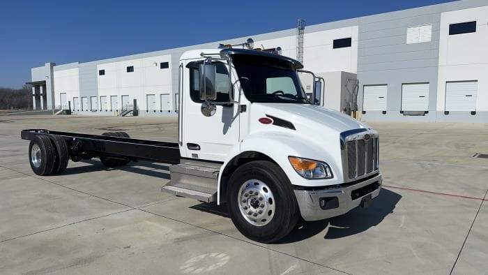 2025 Peterbilt 536 — photo 9
