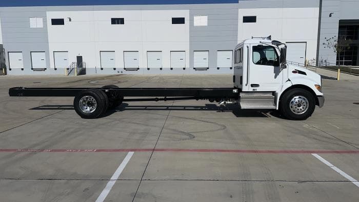 2025 Peterbilt 536 — photo 10