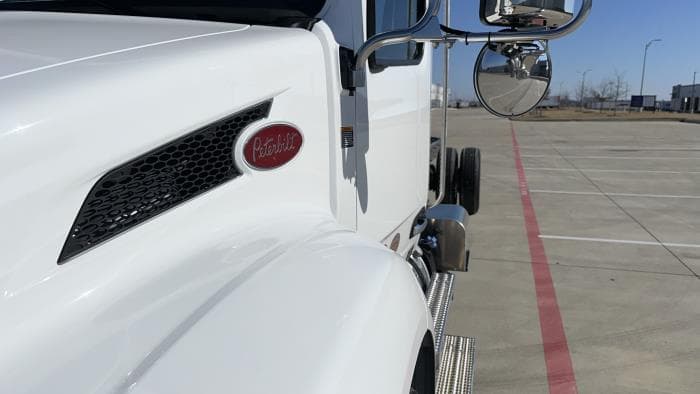 2025 Peterbilt 536 — photo 16