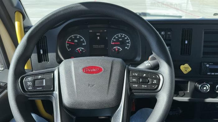 2025 Peterbilt 536 — photo 26