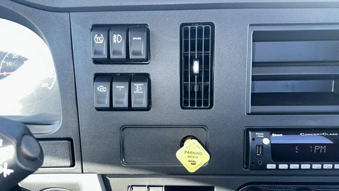 2025 Peterbilt 536 — photo 28