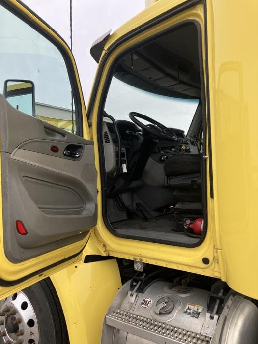 2021 Peterbilt 579 in El Paso, TX — photo 17