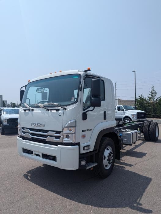 2025 Isuzu FTR in Elk Grove, CA — photo 3