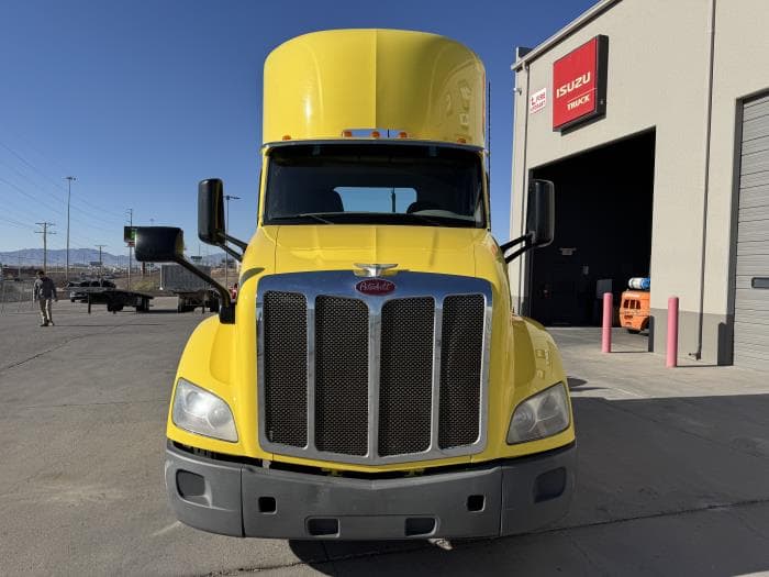 2021 Peterbilt 579 in El Paso, TX — photo 4