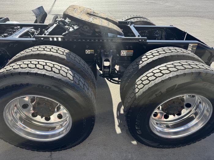 2021 Peterbilt 579 in El Paso, TX — photo 15