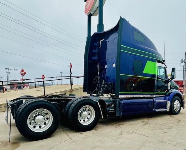 2020 Peterbilt 579 — photo 9