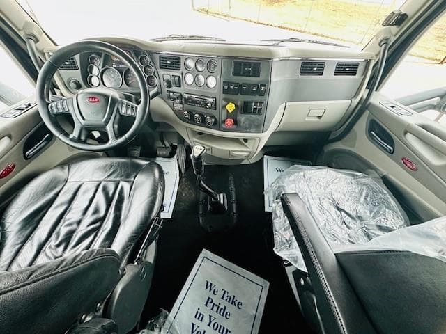 2020 Peterbilt 579 — photo 12