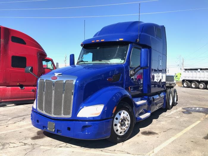 2022 Peterbilt 579 in Indianapolis, IN — photo 5