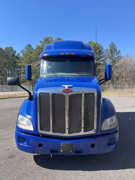 2022 Peterbilt 579 in Nashville, TN — photo 12