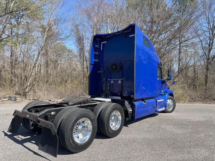 2022 Peterbilt 579 in Nashville, TN — photo 15