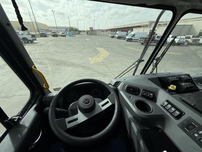 2025 Peterbilt 520 in Laredo, TX — photo 10