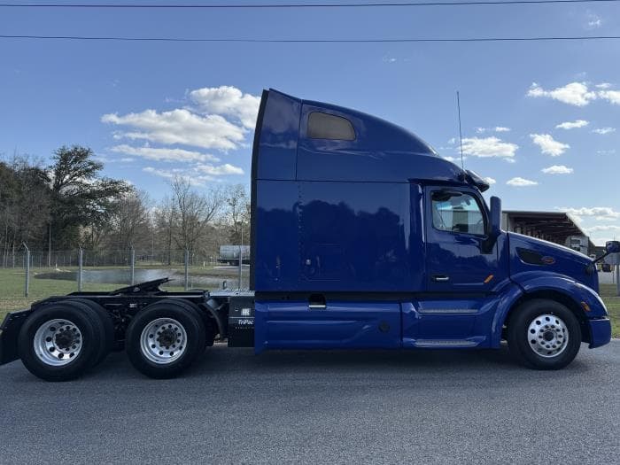 2022 Peterbilt 579 in Mobile, AL — photo 9