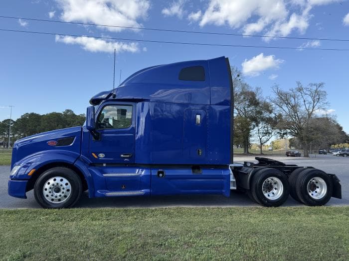 2022 Peterbilt 579 in Mobile, AL — photo 5