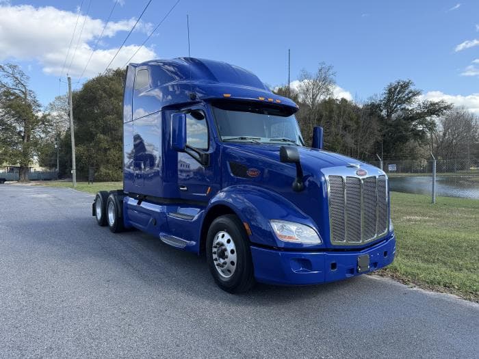 2022 Peterbilt 579 in Mobile, AL — photo 3