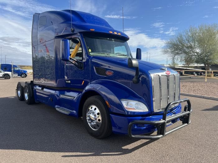 2022 Peterbilt 579 in Phoenix, AZ — photo 4