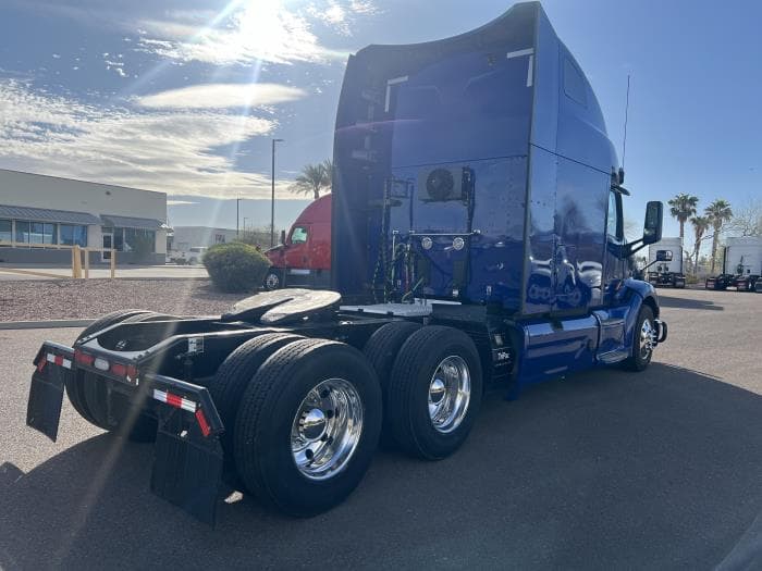 2022 Peterbilt 579 in Phoenix, AZ — photo 5