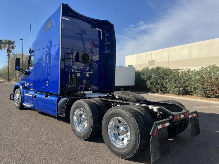 2022 Peterbilt 579 in Phoenix, AZ — photo 6