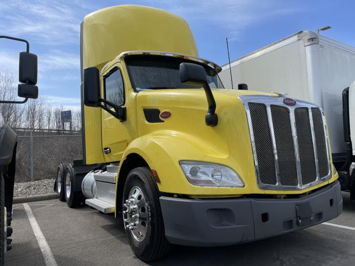 2021 Peterbilt 579 in Cincinnati, OH — photo 4