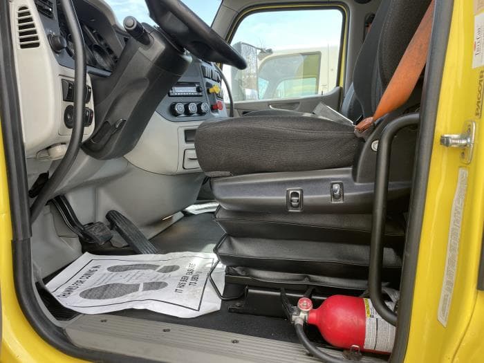 2021 Peterbilt 579 in Cincinnati, OH — photo 14