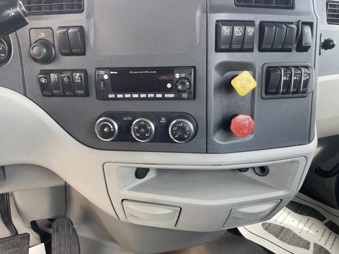 2021 Peterbilt 579 in Cincinnati, OH — photo 17