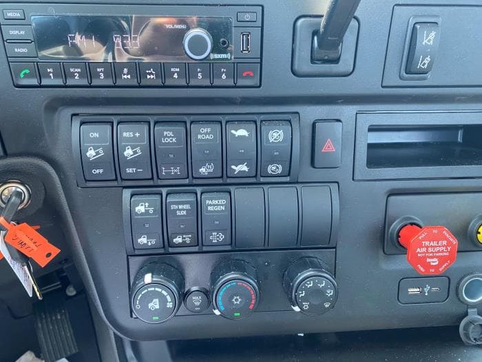 2026 International LT in Kansas City, MO — photo 12