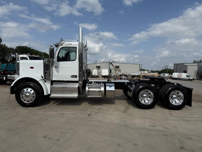 2026 Peterbilt 589 in Dallas, TX — photo 8
