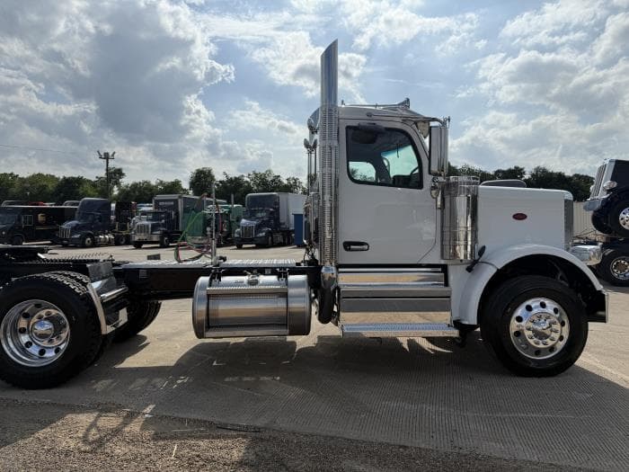 2026 Peterbilt 589 in Dallas, TX — photo 14