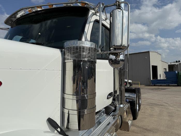 2026 Peterbilt 589 in Dallas, TX — photo 18