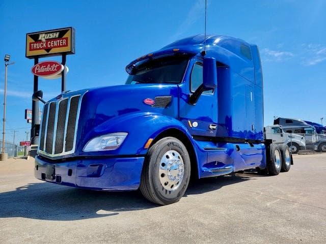 2022 Peterbilt 579 in Tulsa, OK — photo 2