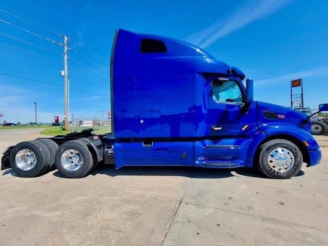 2022 Peterbilt 579 in Tulsa, OK — photo 6