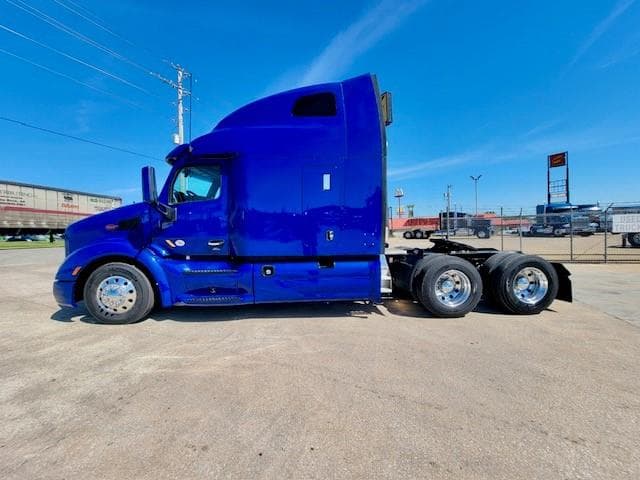2022 Peterbilt 579 in Tulsa, OK — photo 10