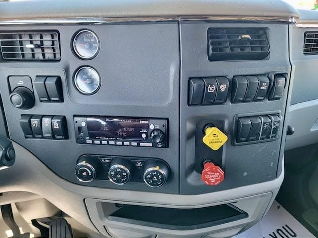 2022 Peterbilt 579 in Tulsa, OK — photo 18