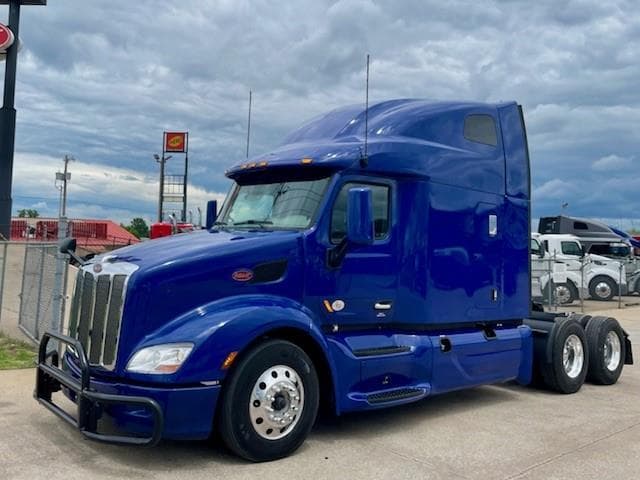 2022 Peterbilt 579 in Tulsa, OK — photo 2