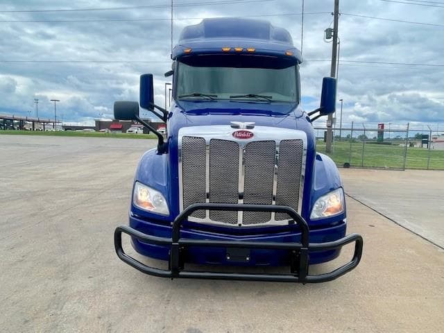 2022 Peterbilt 579 in Tulsa, OK — photo 8
