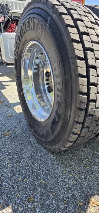 2025 Isuzu FTR in Olathe, KS — photo 8