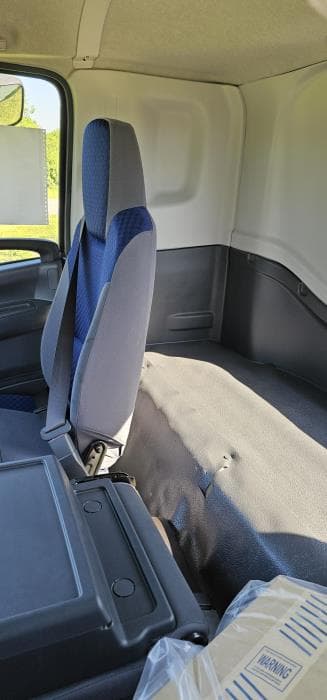 2025 Isuzu FTR in Olathe, KS — photo 12