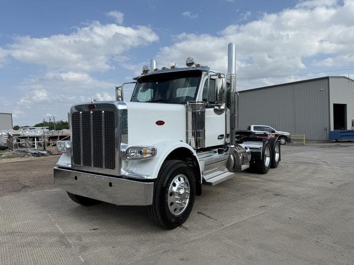 2026 Peterbilt 589 in Dallas, TX — photo 2