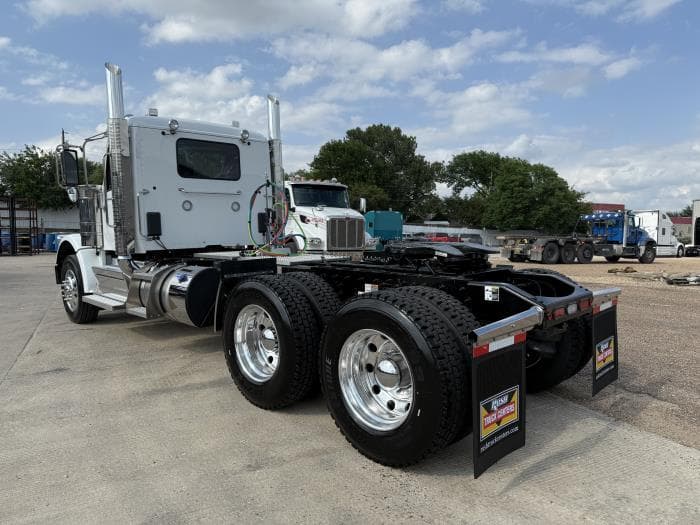 2026 Peterbilt 589 in Dallas, TX — photo 9